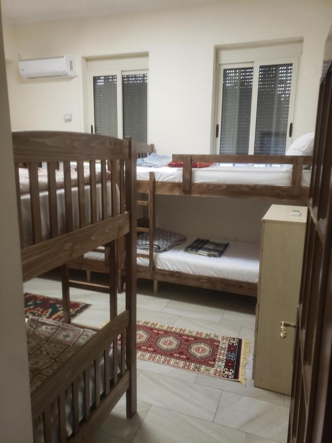 Hostel Oakland Tiran Dış mekan fotoğraf