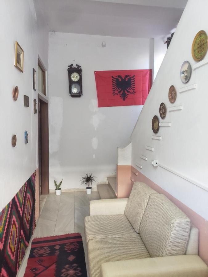 Hostel Oakland Tiran Dış mekan fotoğraf