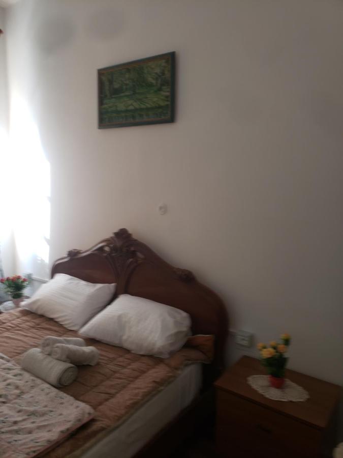 Hostel Oakland Tiran Dış mekan fotoğraf