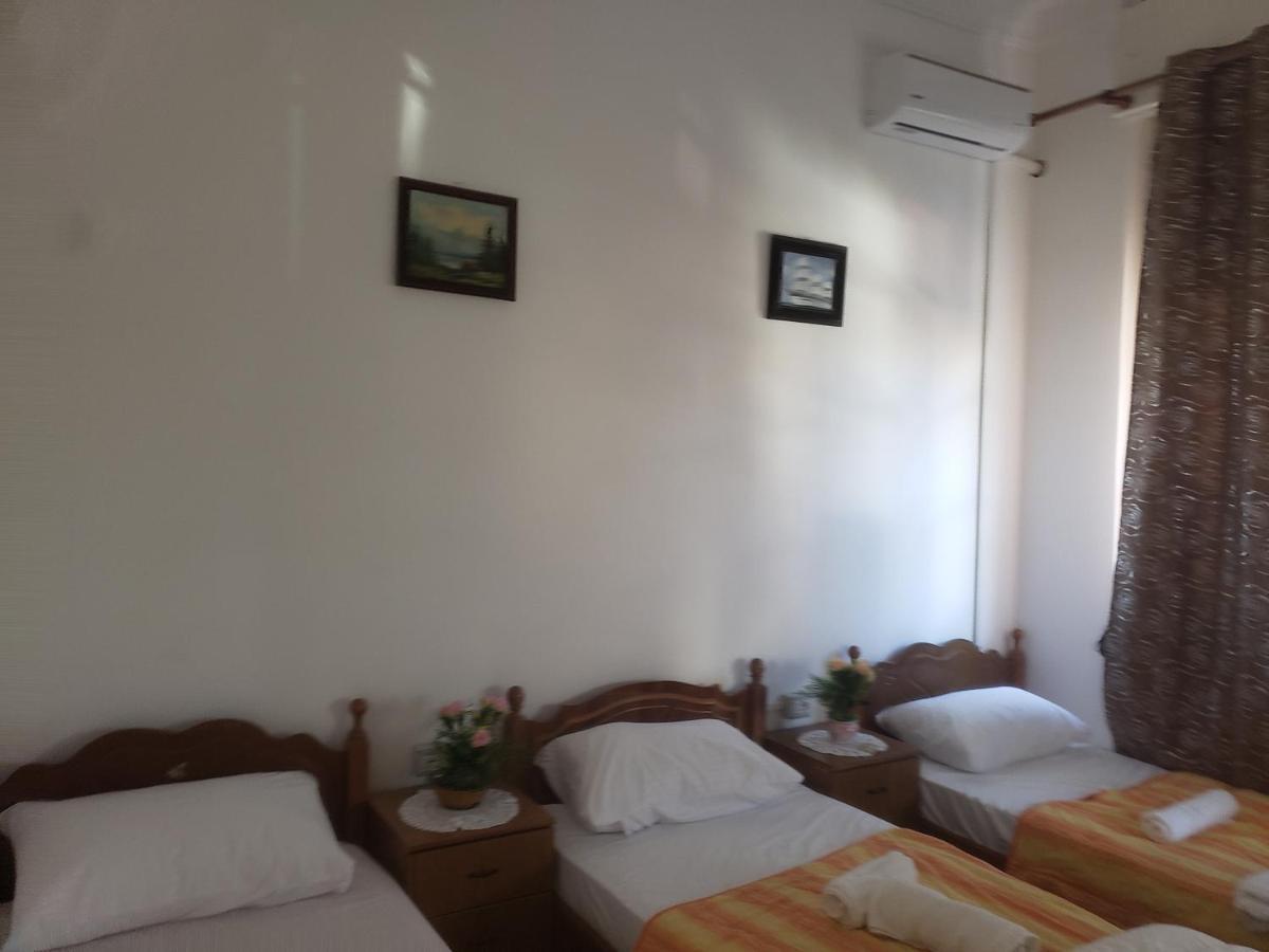 Hostel Oakland Tiran Dış mekan fotoğraf